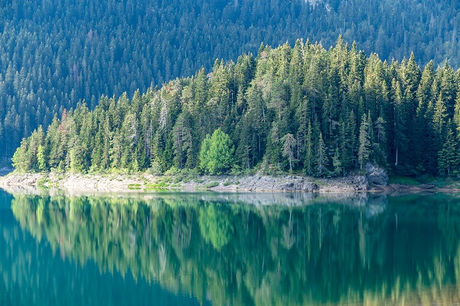črno jezero