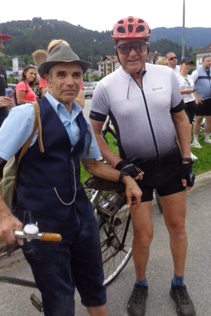 Na Štrekni je mogoče srečati tudi kolesarje s starodobnimi kolesi