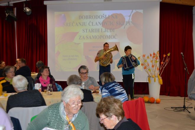 starostniki in glasbenika